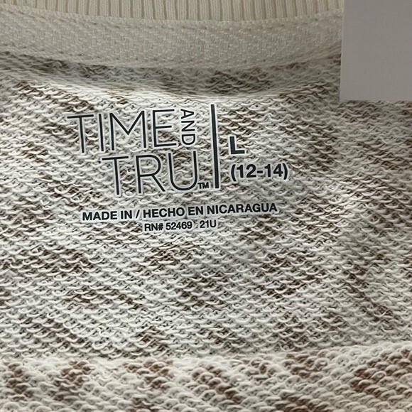 Time and Tru Woman’s Leopard Animal Print Sweatshirt NWT - Picture 8 of 10